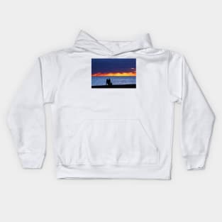 Brighton Beach - Watching the sunset. Kids Hoodie